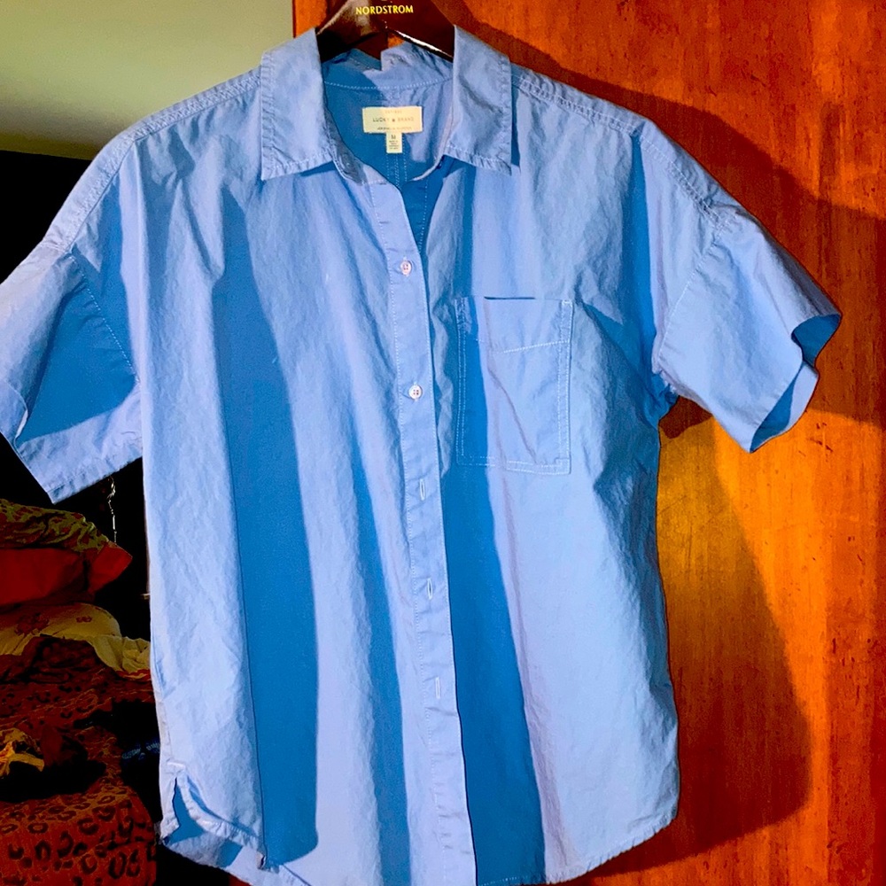 🍀 lucky brand new shirt 👕 tie or untie 😉